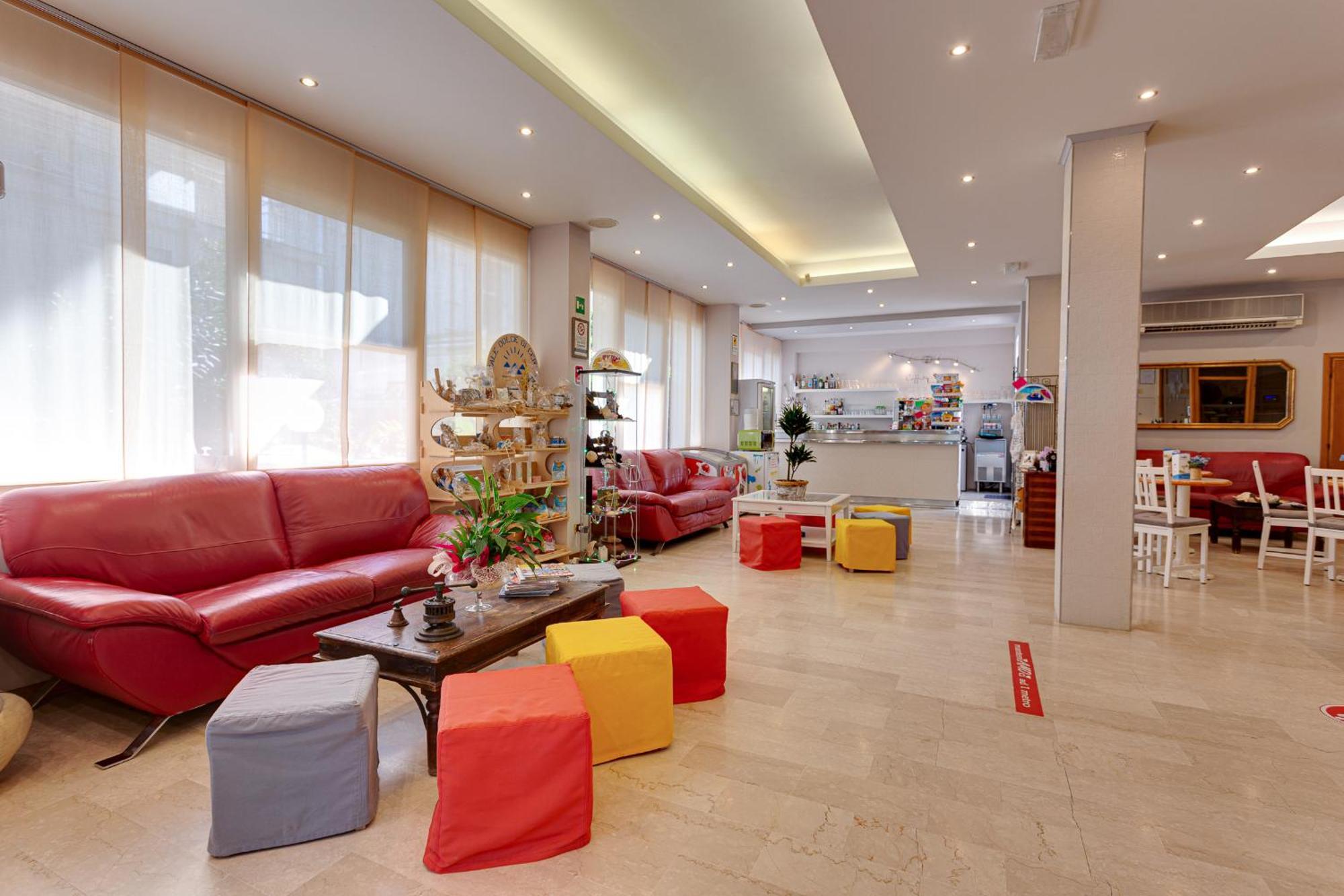 Hotel Kiss Cesenatico Exterior photo
